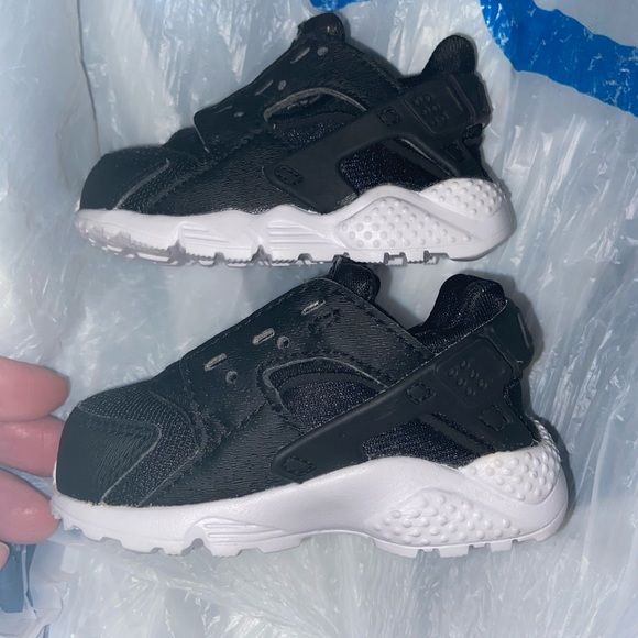 Nike Huarache - Picture 1 of 6